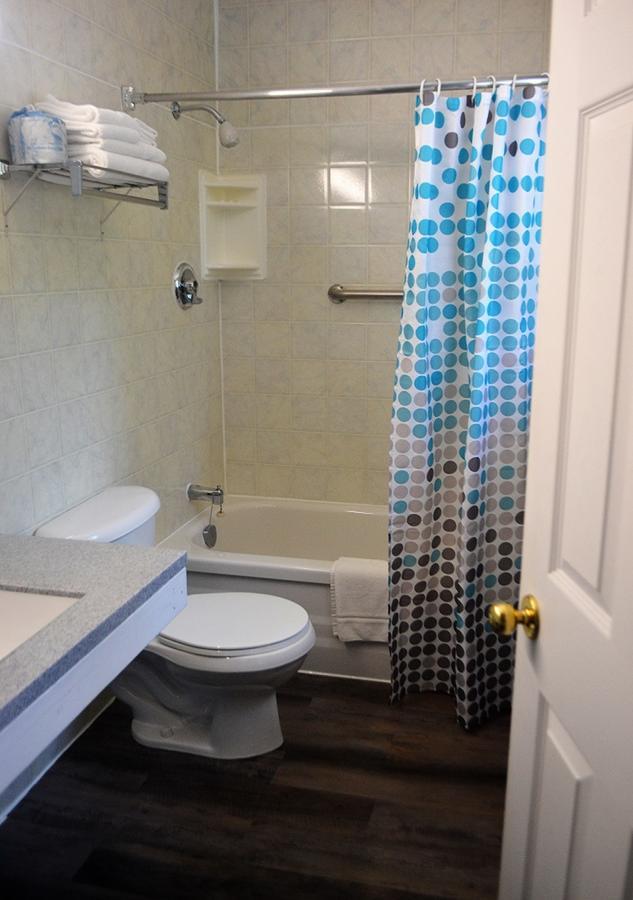 Stratford Suburban Motel Ngoại thất bức ảnh